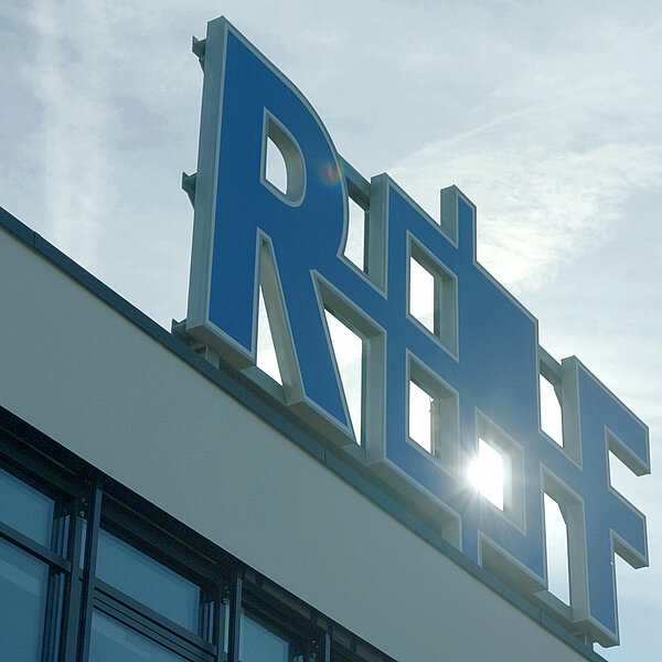 R+F Firmenschild Reichertshofen