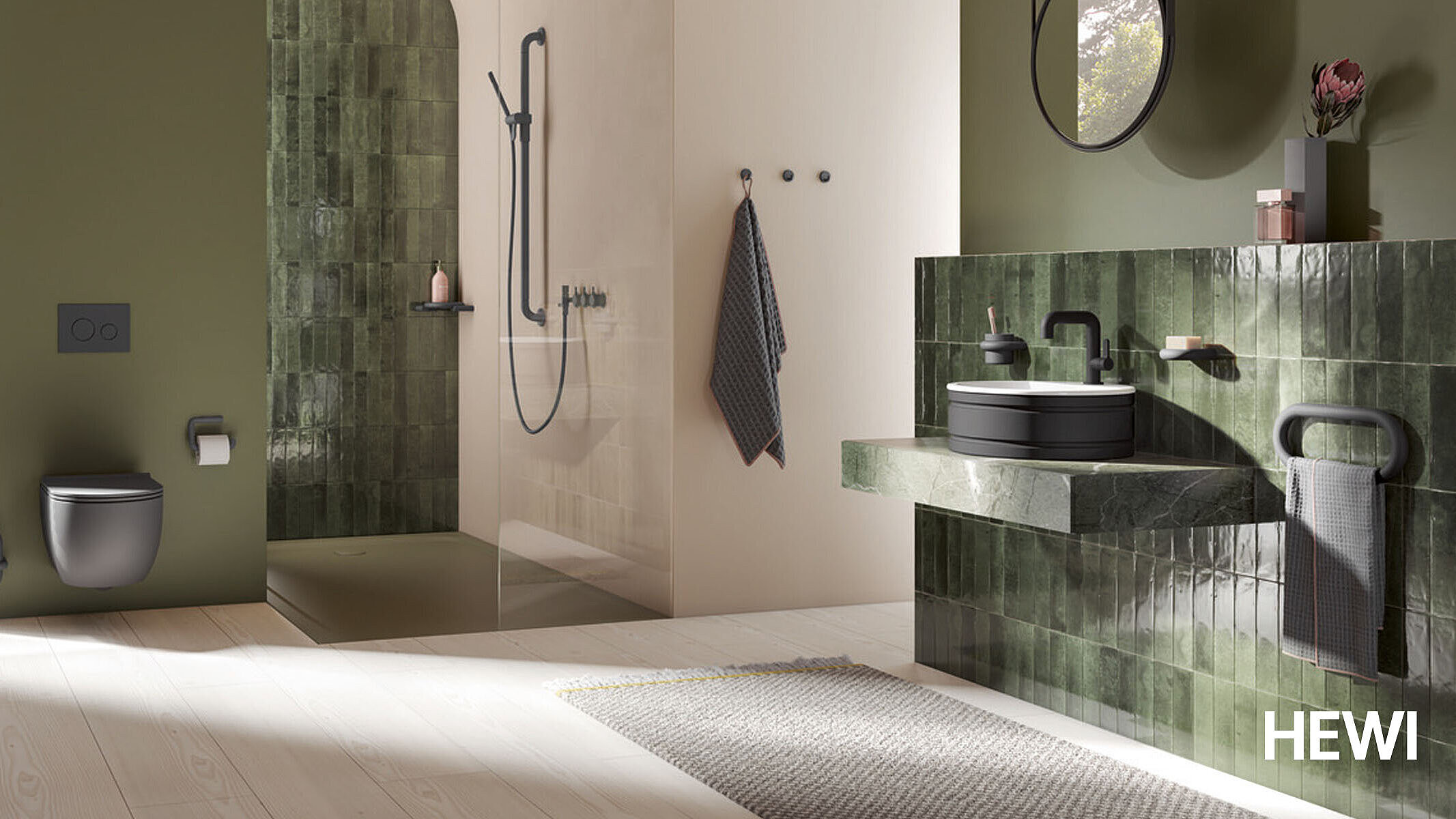 HEWI Serie 477/801 Bad in Grüntönen, HEWI Logo