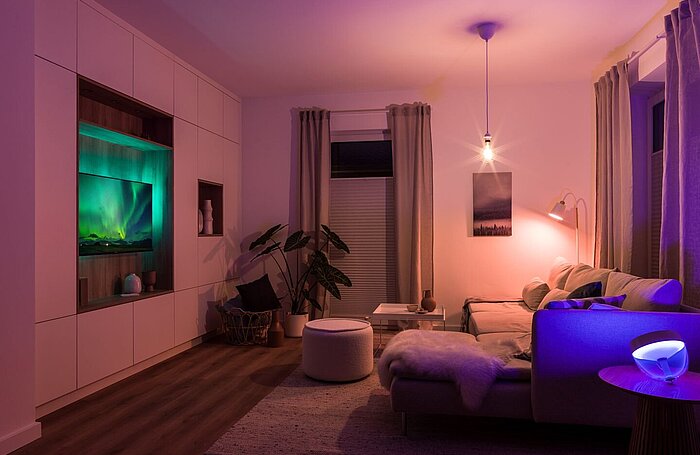 Homematic IP Wohnzimmer farbig beleuchtet