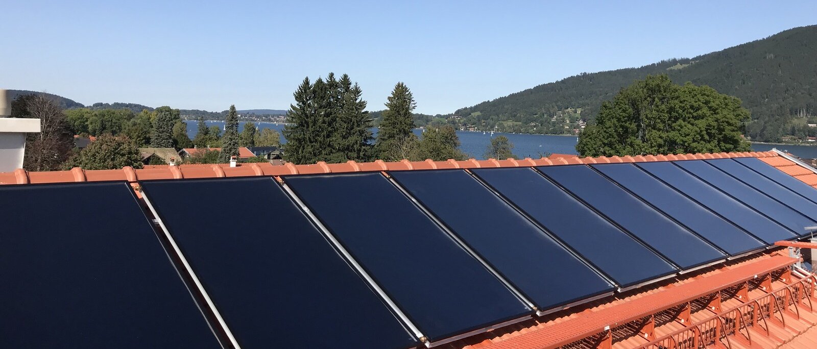 Solarkollektor Optiline sunWin24 auf Hausdach