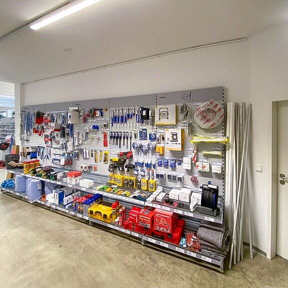 R+F ProfiStore Augsburg Stauffenbergstraße, Innenansicht Wrekzeugwand
